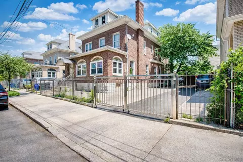 2532 Davidson Ave, New York, NY 10468