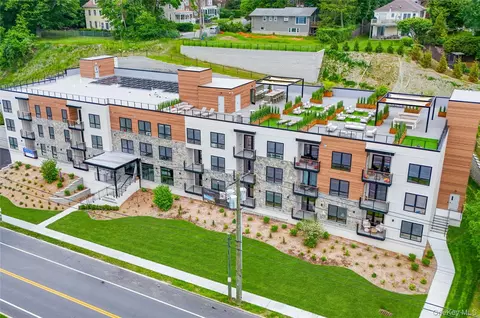 25 Riverside Ave #211, Cortlandt, NY 10520