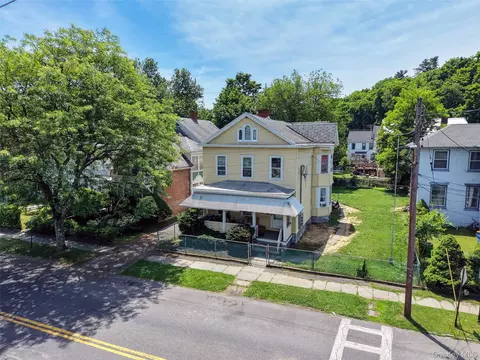111 Wurts St, Kingston, NY 12401