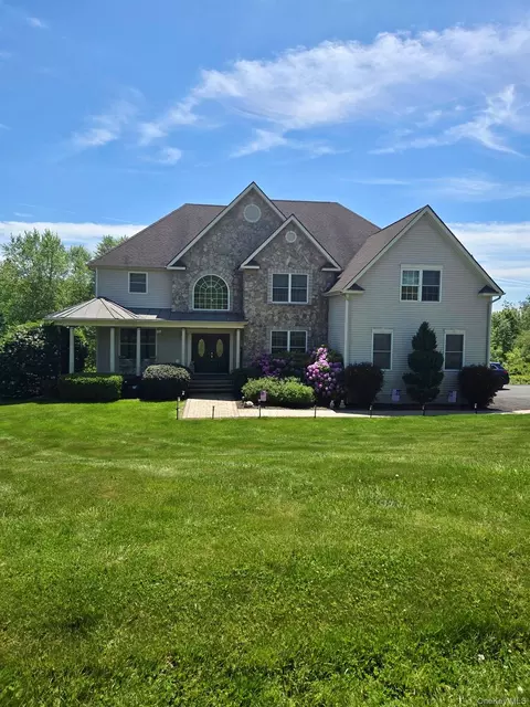 15 Christina Way, Milton, NY 12547