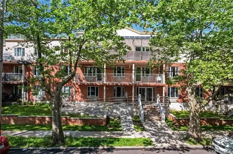 6434 Grand Central Pkwy #2B, Forest Hills, NY 11375