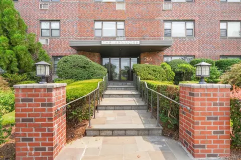 266 Pelham Rd #6H, New Rochelle, NY 10805