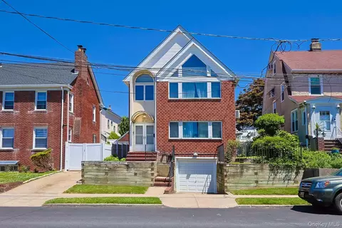 3325 149th Pl, Flushing, NY 11354