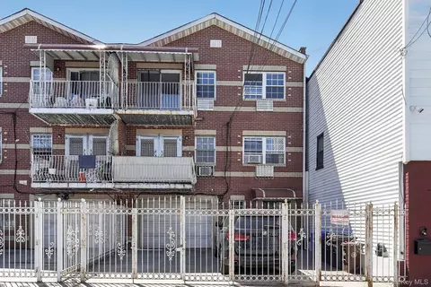 10306 35th Ave, New York, NY 11368