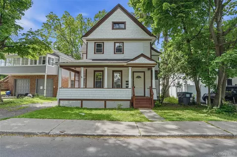 21 Church St, Ellenville, NY 12428