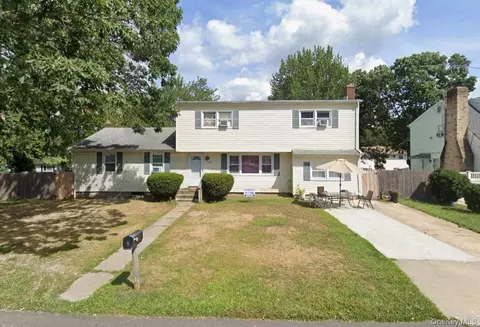 295 Fulton St, West Babylon, NY 11704