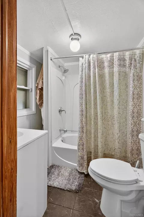 Bath - 7 Walnut St, Poughkeepsie, NY 12601 photo 1 of 2
