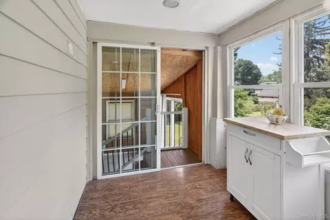 Entry Way - 7 Walnut St, Poughkeepsie, NY 12601 photo 3 of 4