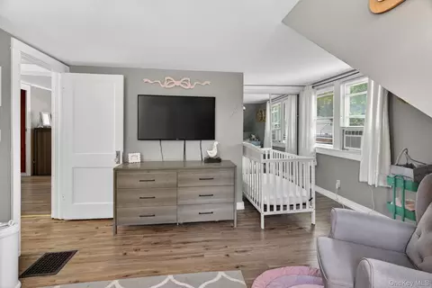 Bedroom - 7 Walnut St, Poughkeepsie, NY 12601 photo 2 of 3