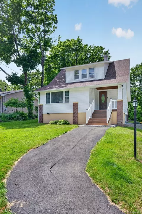 Exterior - 7 Walnut St, Poughkeepsie, NY 12601 photo 2 of 4