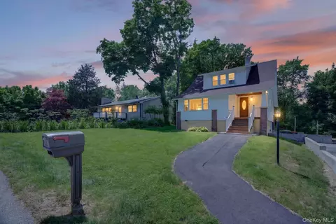 7 Walnut St, Poughkeepsie, NY 12601