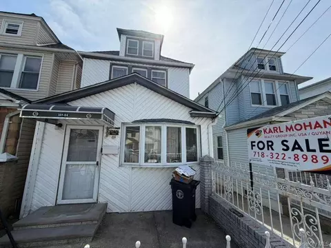 10754 128th St, South Richmond Hill, NY 11419