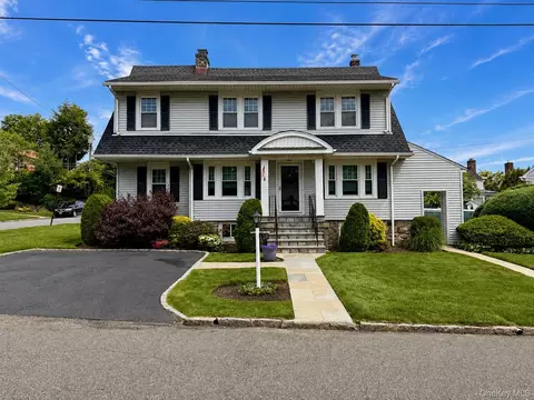 118 Gaylor Rd, Scarsdale, NY 10583