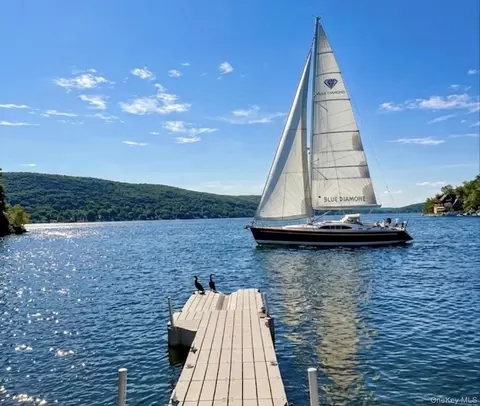 25 Cove Rd, Greenwood Lake, NY 10925