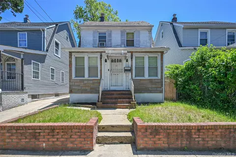 18806 Mangin Ave, Saint Albans, NY 11412