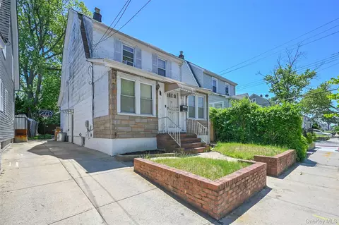 18806 Mangin Ave, Saint Albans, NY 11412