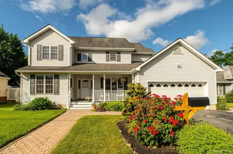 18 Barrett Pl, Beacon, NY 12508