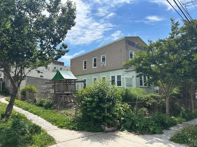 6538 51st Rd, New York, NY 11377