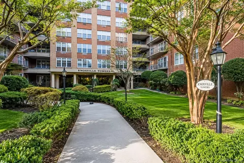 94-11 59 Ave #D-17, Elmhurst, NY 11373