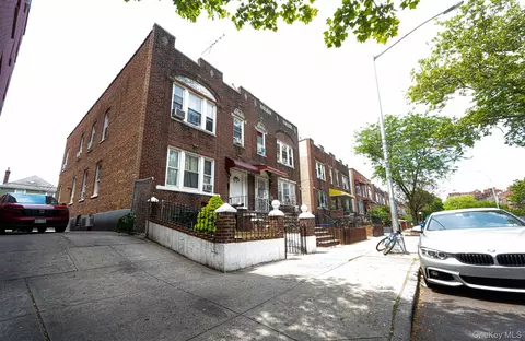 35-46 92nd St, New York, NY 11372