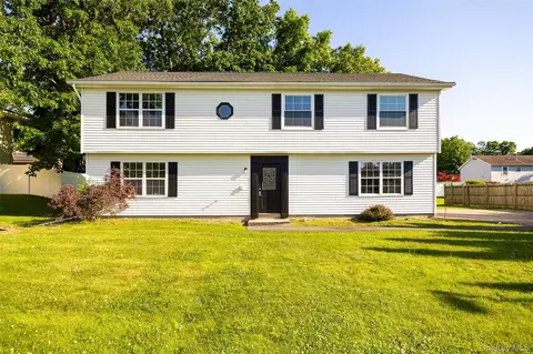 14 Hawkins St, Poughkeepsie, NY 12601