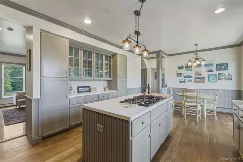 Kitchen - 79 Millbrook Rd, Wallkill, NY 12589 photo 2 of 5