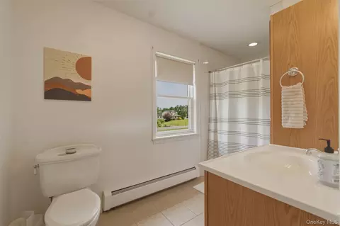 Bath - 79 Millbrook Rd, Wallkill, NY 12589 photo 3 of 3