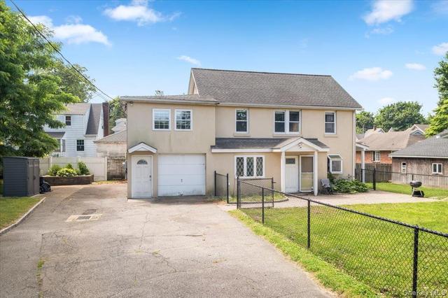 85 Bleloch Ave, Peekskill, NY 10566