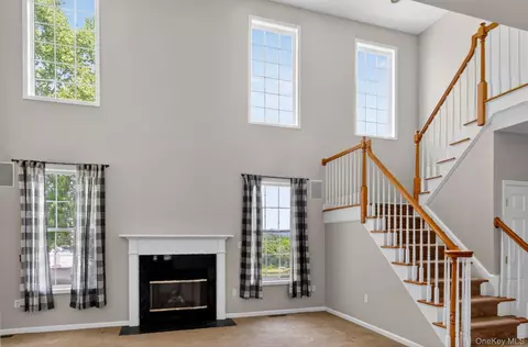 Living - 4 Augusta Ct, Monroe, NY 10950 photo 2 of 4