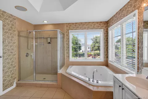 Bath - 4 Augusta Ct, Monroe, NY 10950 photo 5 of 5