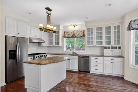 Kitchen - 4 Augusta Ct, Monroe, NY 10950 photo 1 of 6