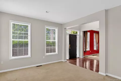 Living - 4 Augusta Ct, Monroe, NY 10950 photo 1 of 4
