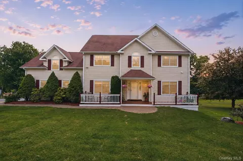 33 Gabriels Path, Beekman, NY 12570