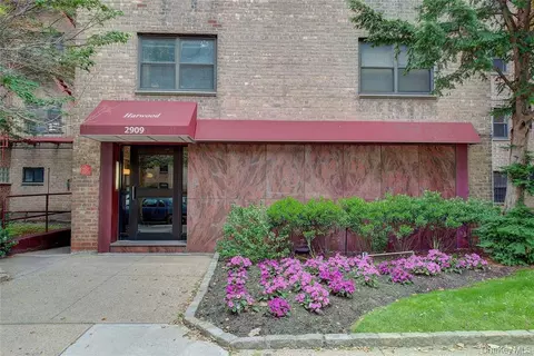 2909 137th St #2K, Flushing, NY 11354