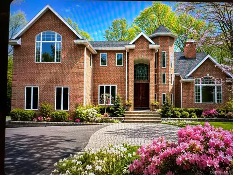 589 Landing Ave, Smithtown, NY 11787