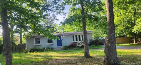 273 Cedar Rd W, Mastic Beach, NY 11951