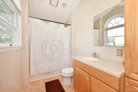 Bath - 22 Chatham Rd, Commack, NY 11725 photo 2 of 4
