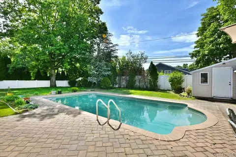 Exterior - 22 Chatham Rd, Commack, NY 11725 photo 6 of 6
