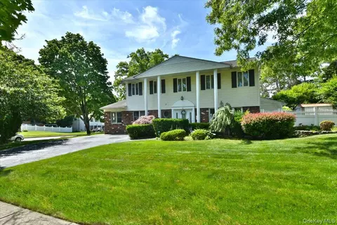 Exterior - 22 Chatham Rd, Commack, NY 11725 photo 3 of 6