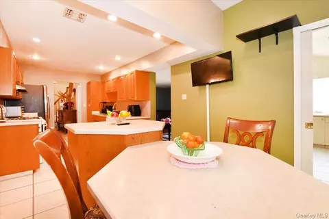 Kitchen - 22 Chatham Rd, Commack, NY 11725 photo 4 of 4