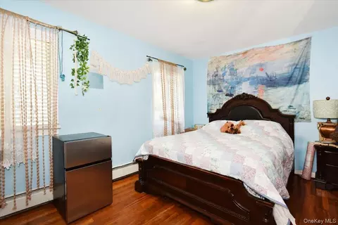 Bedroom - 22 Chatham Rd, Commack, NY 11725 photo 5 of 7