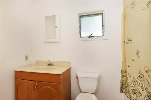 Bath - 22 Chatham Rd, Commack, NY 11725 photo 4 of 4