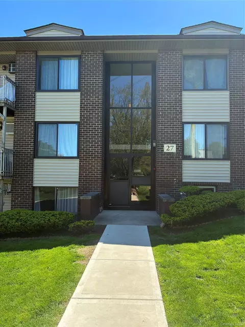 278 Country Club Ln #278, Pomona, NY 10970
