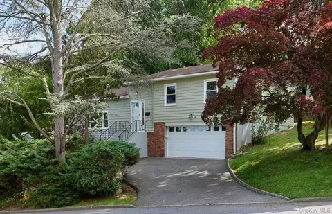 72 Hickory Hill Dr, Greenburgh, NY 10522