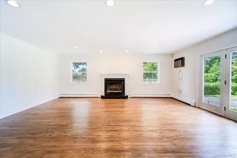 Living - Undisclosed, Warwick, NY 10990 photo 9 of 10
