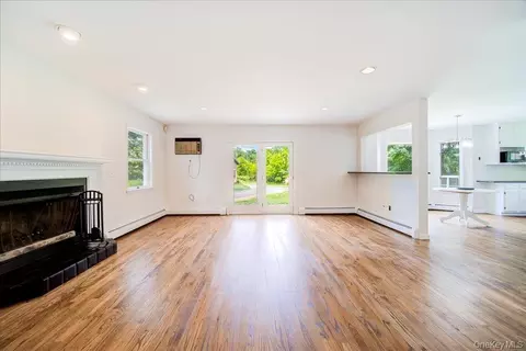 Living - Undisclosed, Warwick, NY 10990 photo 6 of 10