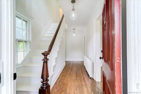 Entry Way - Undisclosed, Warwick, NY 10990 photo 1 of 4