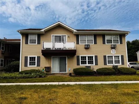100 Hillside Dr #C6, Middletown, NY 10941