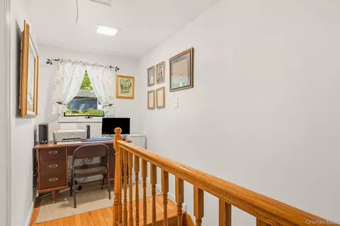 Entry Way - 5 Echo Trl, Monroe, NY 10950 photo 2 of 2