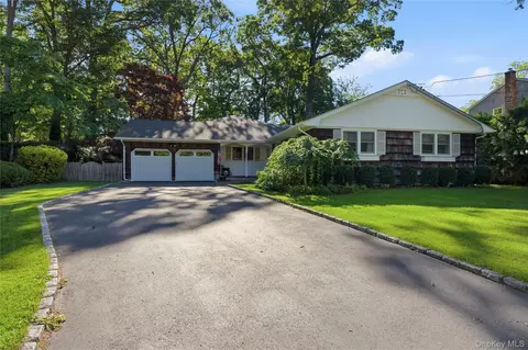30 Woodland Rd, Miller Place, NY 11764